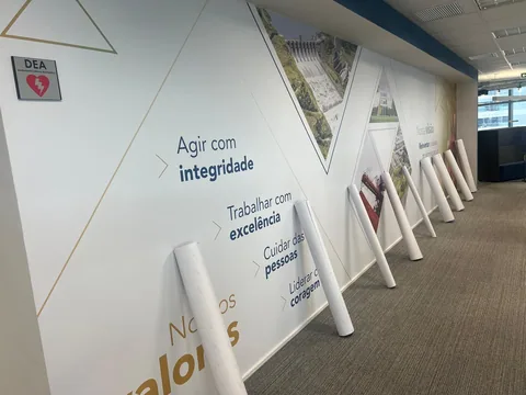 Paredes que comunicam a marca
